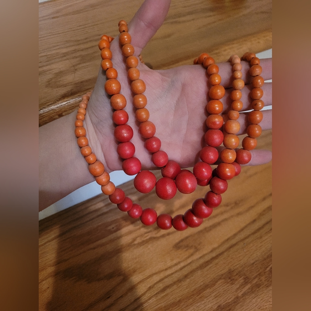 NEW Red & Orange Wooden Beaded Necklace & Earrings - Picture 3 of 4